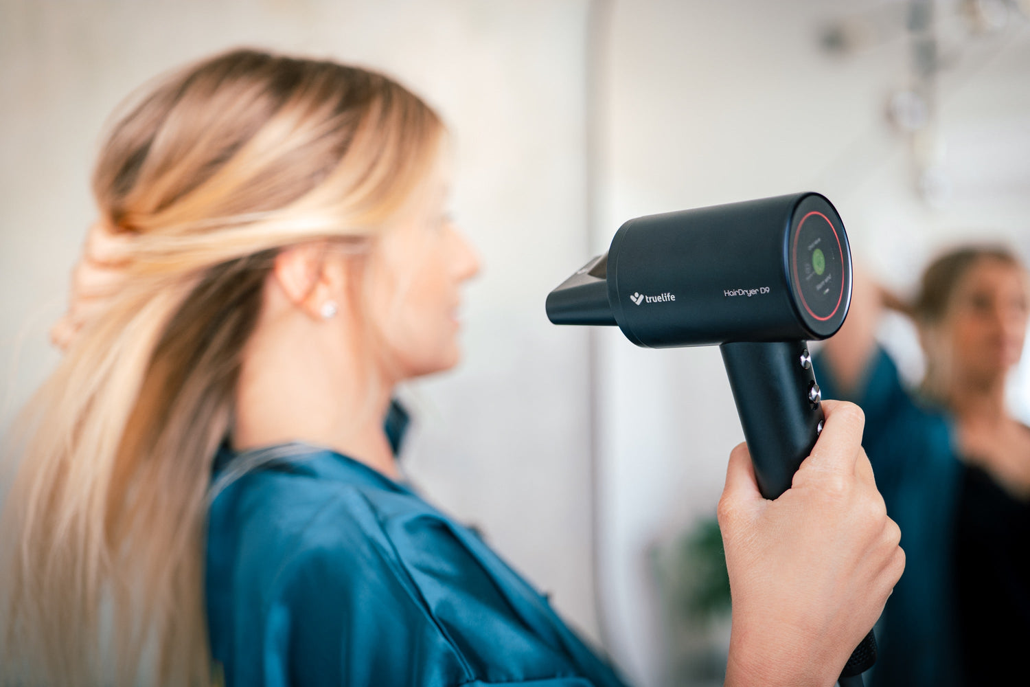 All About Ionization Technology – Why Everyone Who Dries or Straightens Their Hair Should Know It